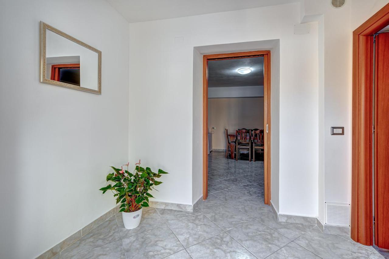 Appartamento Mileva House Civitavecchia Extérieur photo