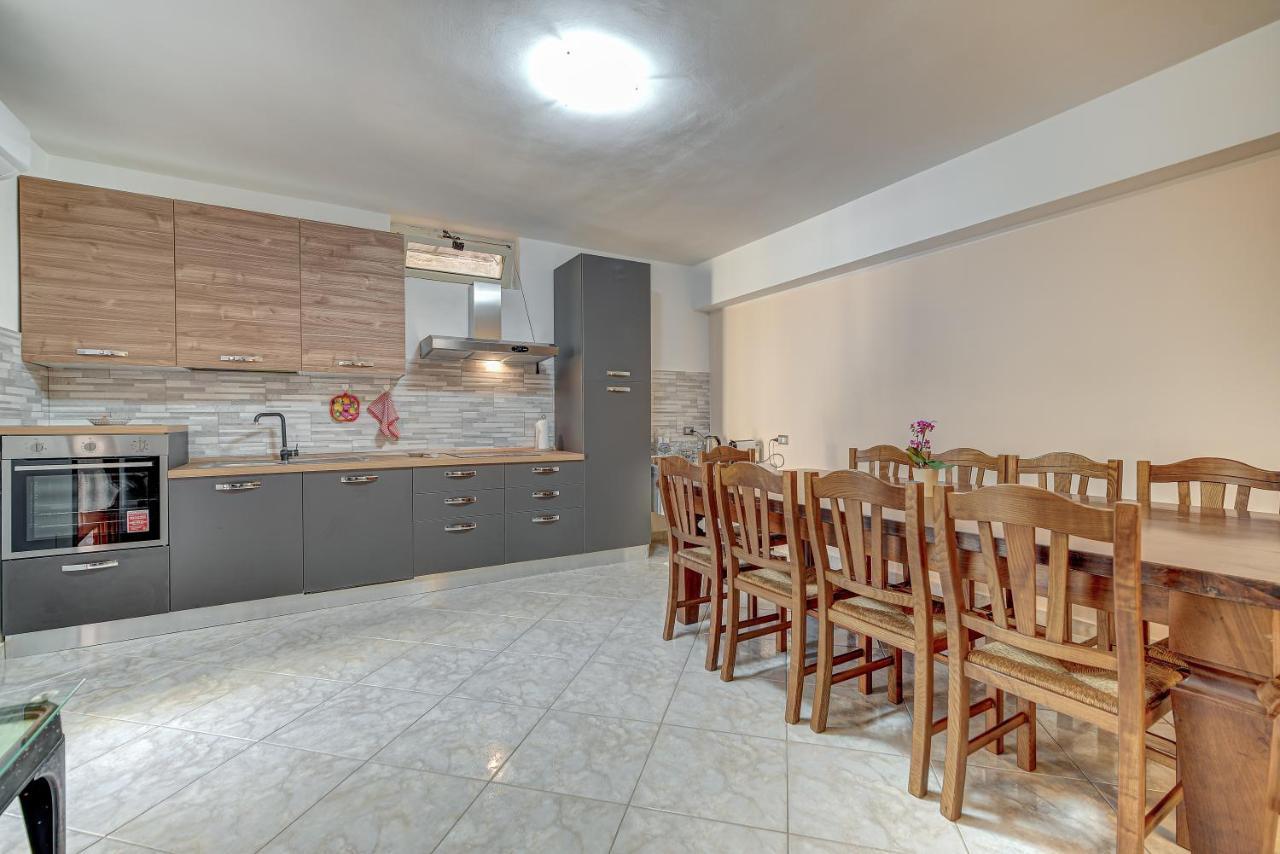 Appartamento Mileva House Civitavecchia Extérieur photo